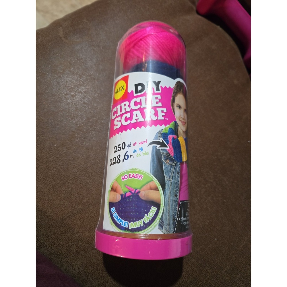 Alex DIY Circle Scarf Knitting Kit Pink Blue Green Yellow Yarn New Sealed Gift